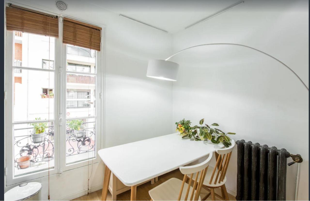 Paris Petit Appartement Lumineux Et Atypique Exterior foto