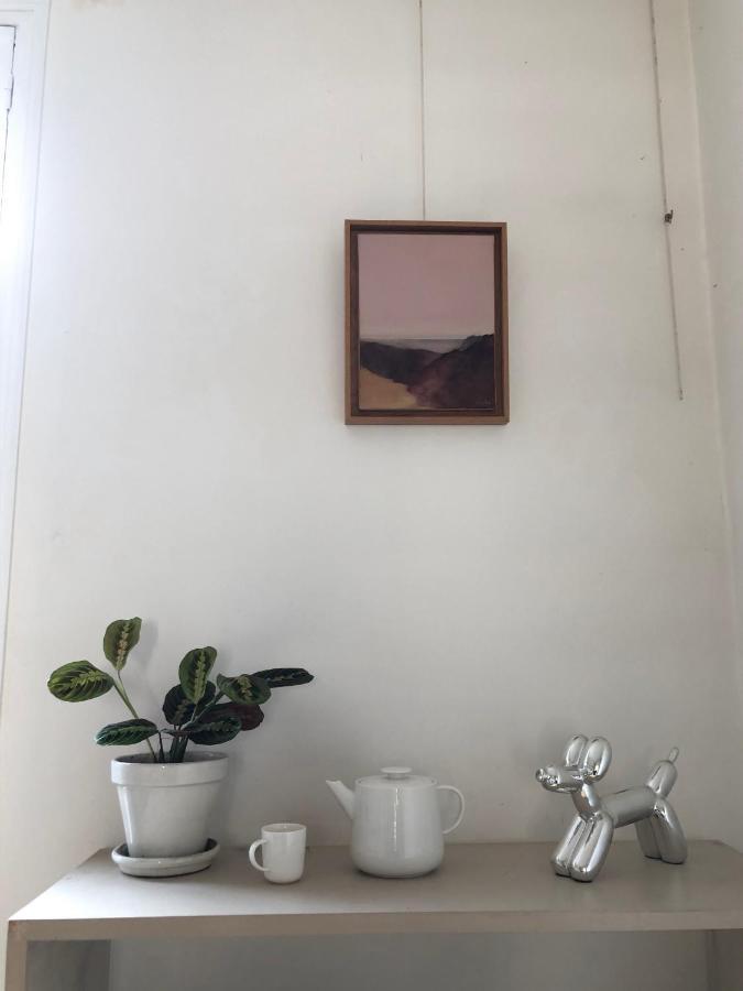Paris Petit Appartement Lumineux Et Atypique Exterior foto