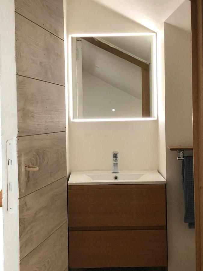 Paris Petit Appartement Lumineux Et Atypique Exterior foto